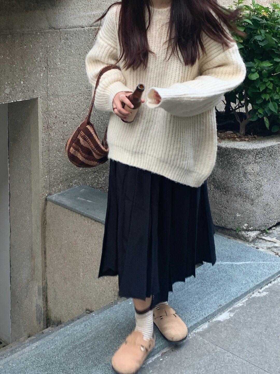 针织|早春不知道怎样穿?针织毛衣+半身裙是顶配,学会再也不用发愁了