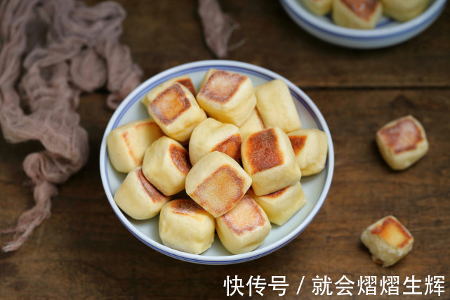 馒头不蒸了,用平底锅就能做,外脆内软奶香浓郁,一口一个真过瘾