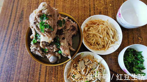 有个会做饭的婆婆是啥体验？晒我们家一周的午饭，朋友圈火了