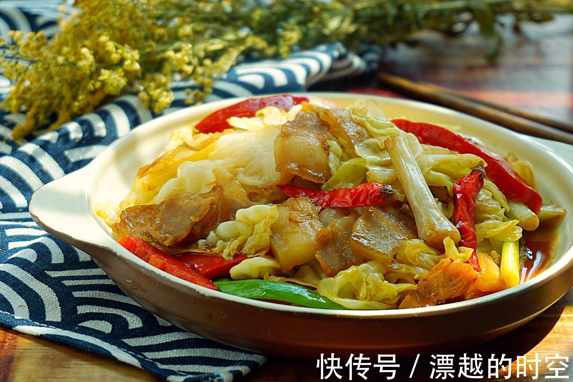 包菜最简单的做法，好看更好吃，5分钟搞定，一学就会！