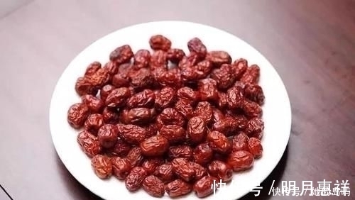 泡水|安眠药“替代品”被找到，睡前喝两口，静心安神，让你沾床就睡