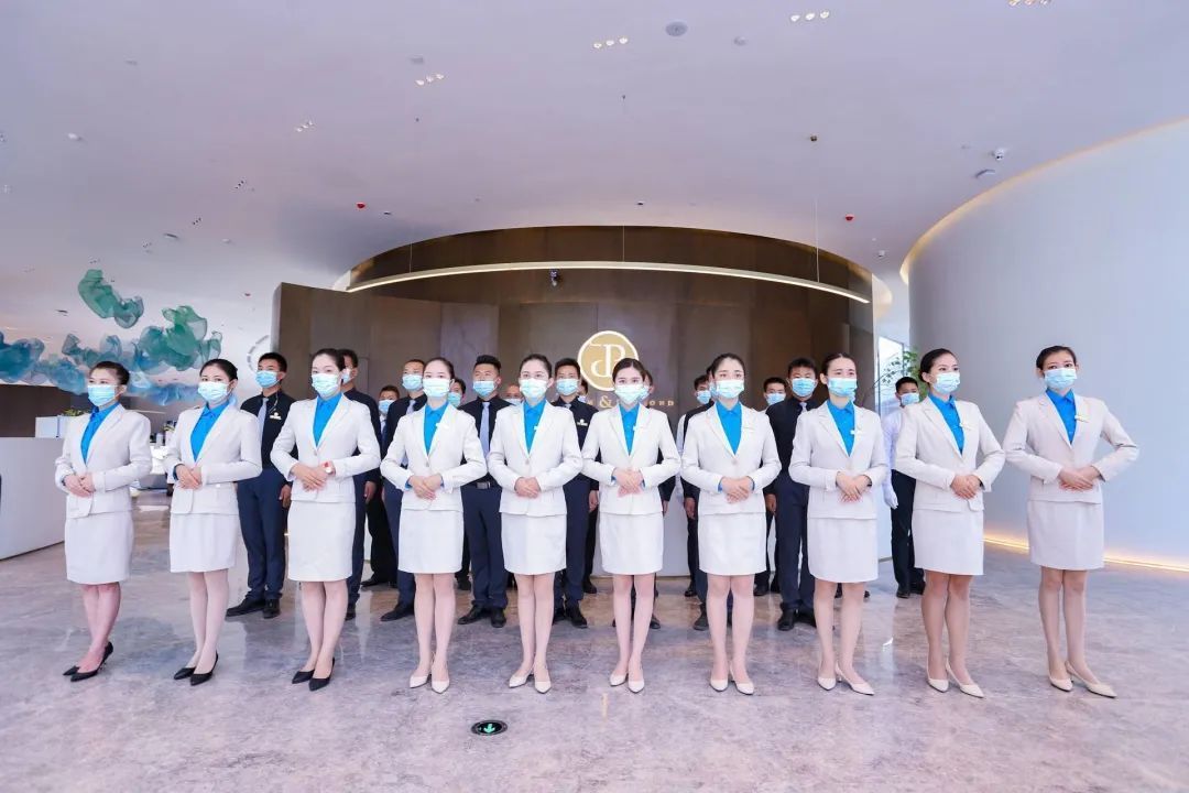 冠军|中国物业服务冠军:年收百亿,胜过绿城龙湖,在管面积超6亿平米