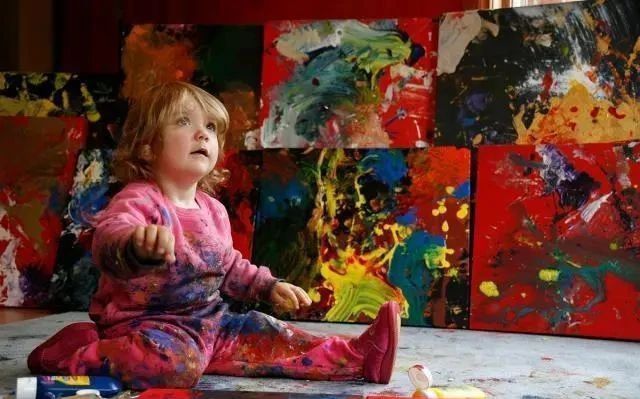 神童|绘画神童安莉塔，2岁开始创作绘画，4岁举办个人画展