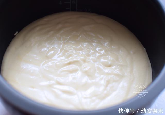 电饭锅蛋糕不蓬松还塌陷？注意这几个细节，我做一次就成功