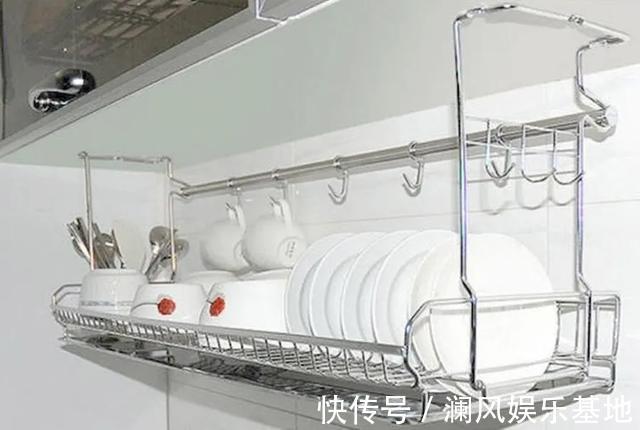 沥水|碗筷沥水还放水槽?搭配吊柜,设计师没说的妙招,太好用