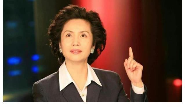 央视新闻主播徐俐宣布退休,晒九宫格美照掀回忆杀,观众直呼不舍