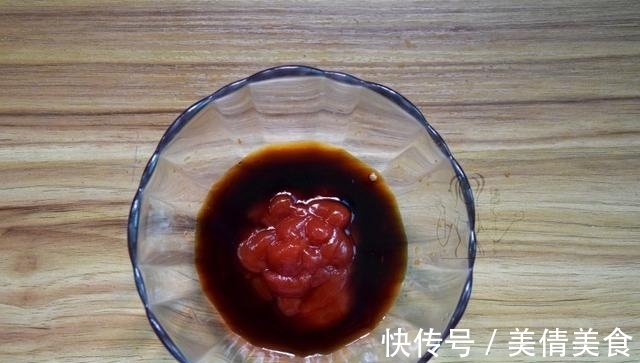 糖醋脆皮豆腐，在家自己就能做，酸甜爽口，家人孩子喜欢