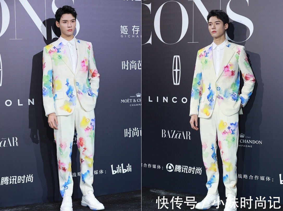 西装|龚俊真拥有一张好皮囊,穿西装侧颜太迷人,身材又瘦又高让人心动