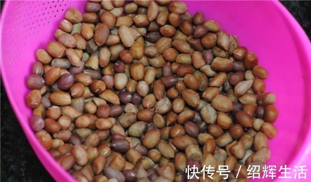 少辛增酸|花生这样做，比油炸花生更香更酥脆，健康不上火，上桌连渣都不剩