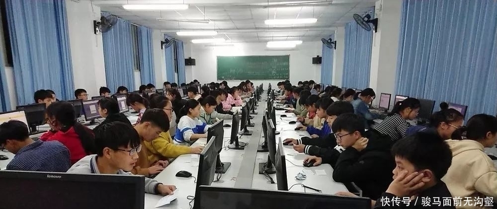 威信一中：“青骄第二课堂”学习课时，目前排名全国第一