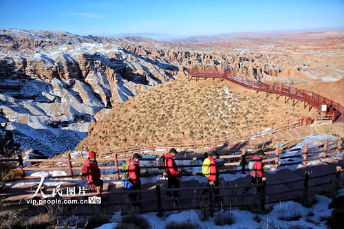 甘肃张掖：平山湖大峡谷美如画