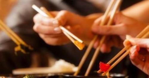 食物|孕妈晚上再饿,3种食物都别碰,等宝宝“抗议”再后悔就来不及了