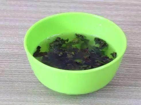 眼角出现皱纹别担心，用家里不用的它敷在眼上，比眼霜还好用