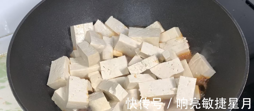白菜炖豆腐，先放白菜还是先炖豆腐其实都不对，教你正确做法！