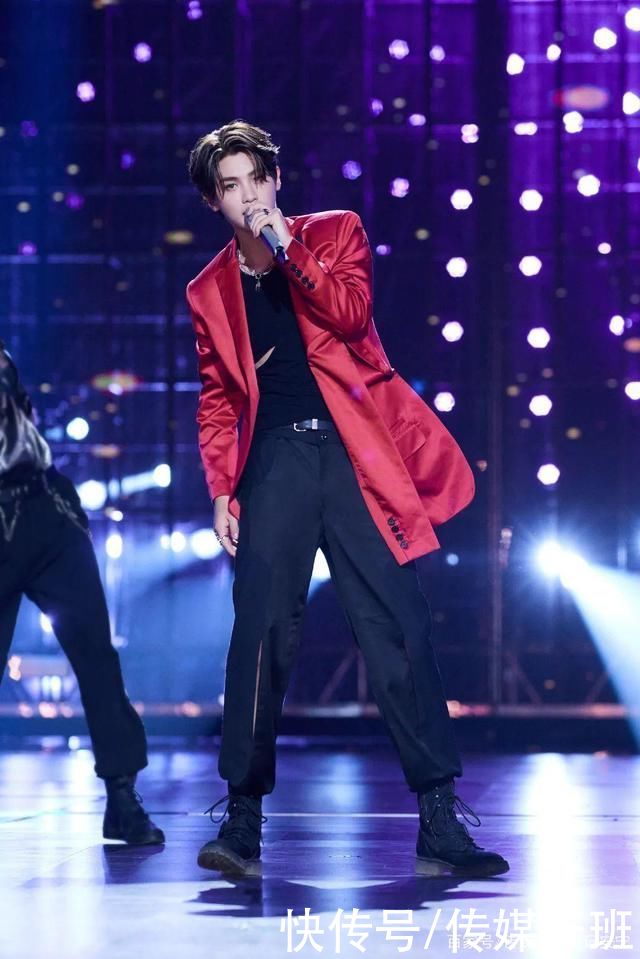 黄晓明|芒果台晚会看点大赏:黄晓明深情献唱,大张伟欢乐蹦跳,杨倩比心