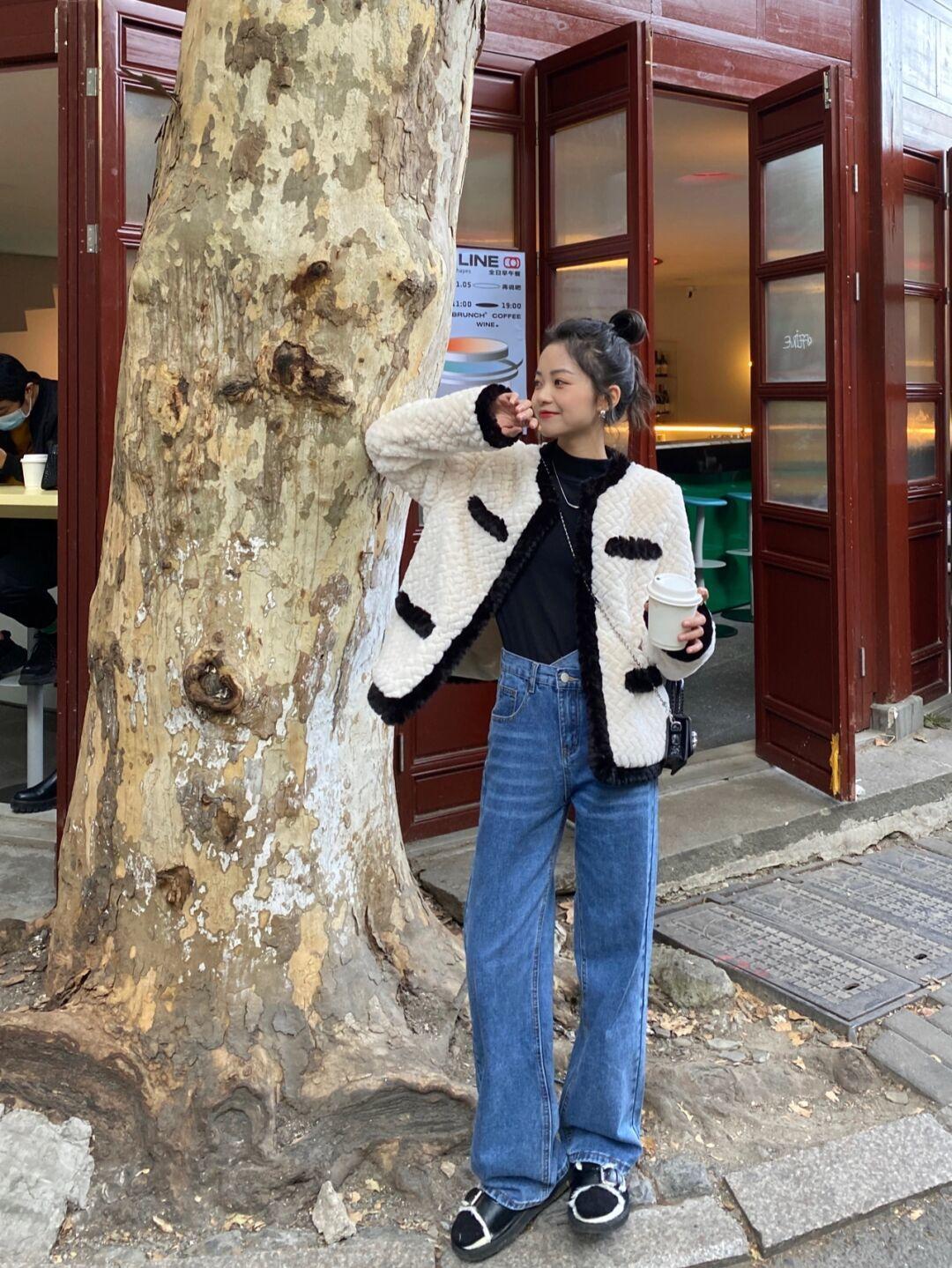 短款 今年火了一种单品叫“羊羔绒外套”,软糯温柔又百搭,咋穿都洋气