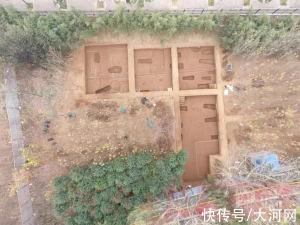 偃师商城@洛阳发现3500年前人行通道和排水沟：偃师商城首次发现城门门址