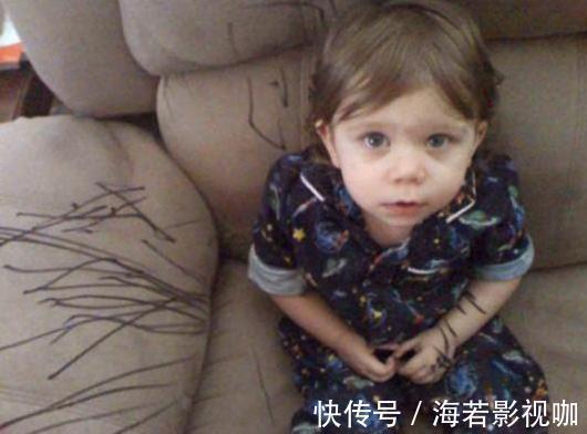 |搞笑外国人:男孩女孩食物盲盒挑战游戏,你觉得谁胜利了呢?