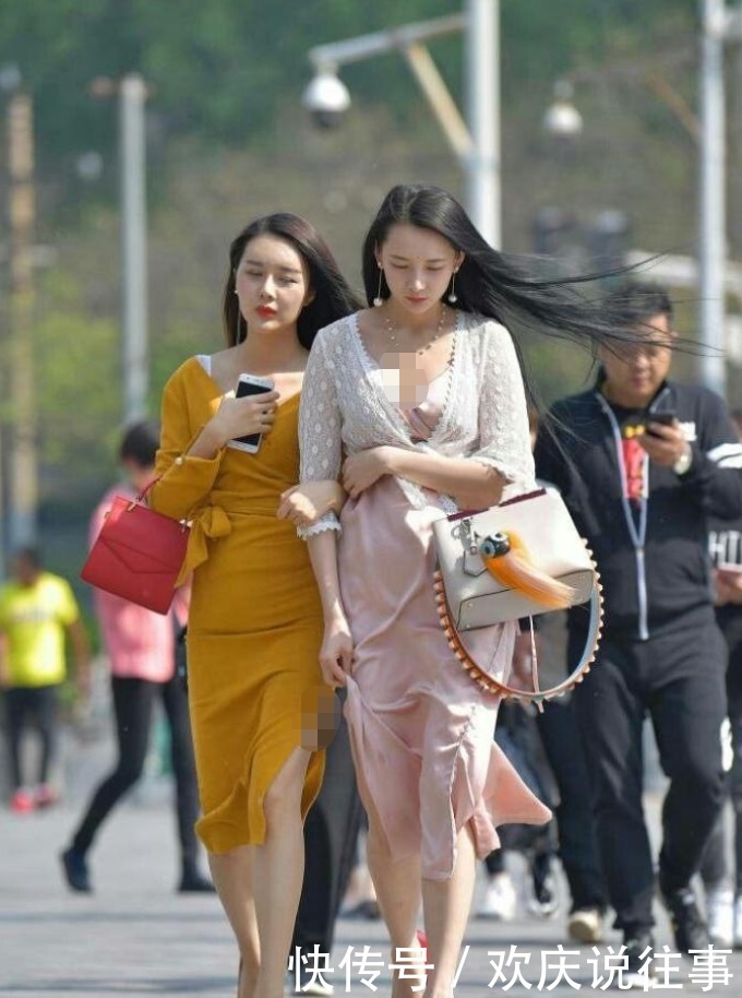 喜欢|两位微胖女神,更喜欢哪一个呢?