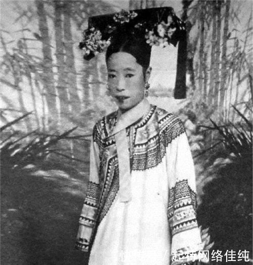 慈禧太后|她才是历史上最后一位太后,因为驼背相貌丑陋,一生不得宠