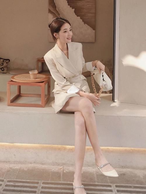 穿搭|职场穿搭也能很美丽，西装裙就能搞定，职业干练有气质！