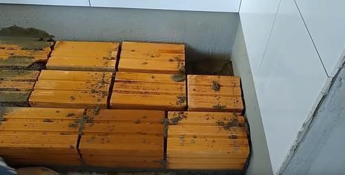 l型|厨房没装橱柜前，先用空心砖砌一个L型底座，没想到效果这么好！