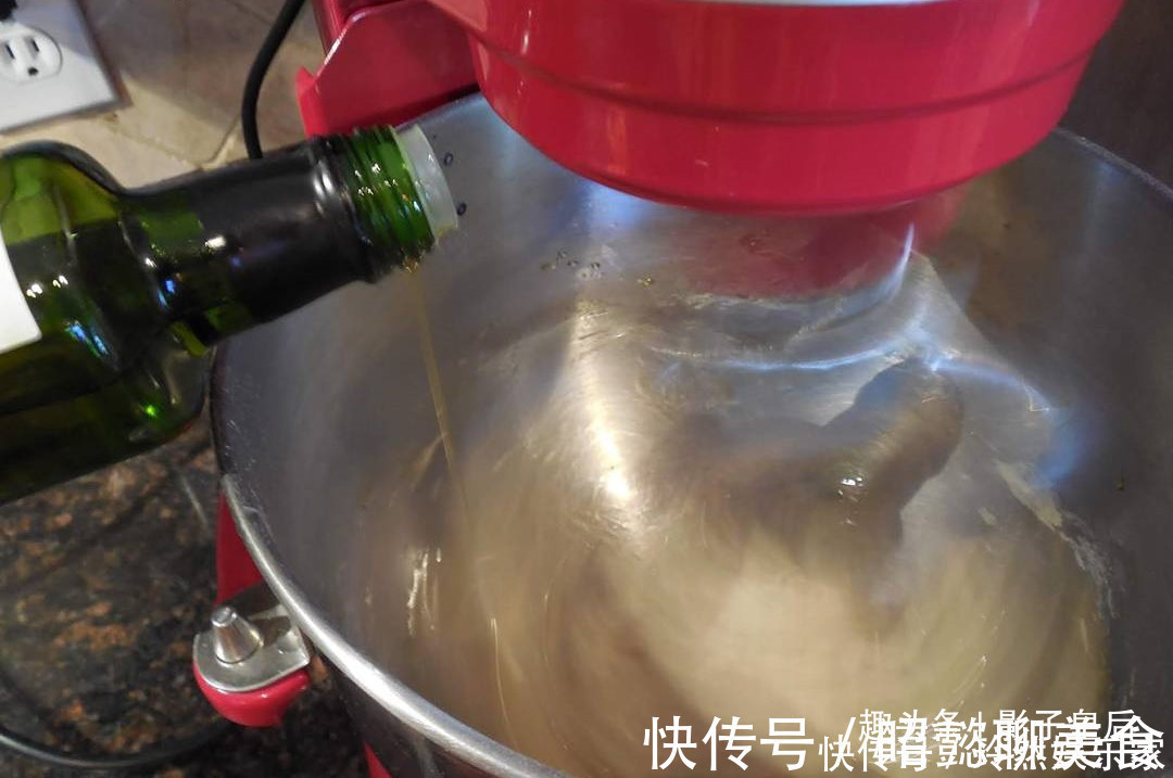 比馒头简单，比包子好吃，我家隔三差五做一次，一出锅就抢光！