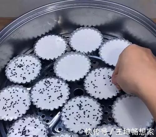 冷天,大米别煮粥了,学会新吃法,三天两头就做,每次一锅不够吃