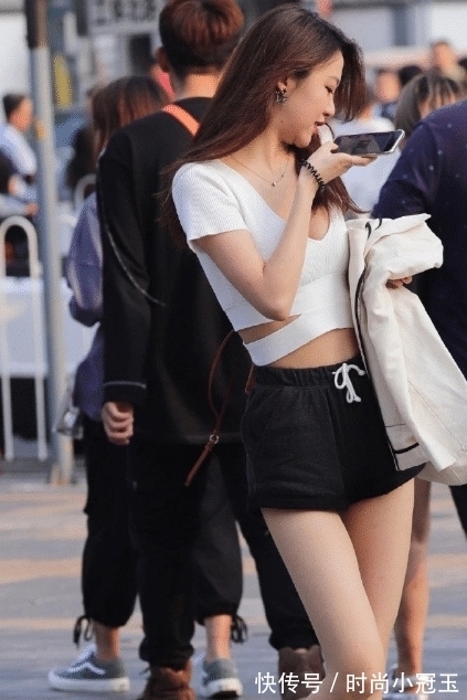 时髦|孩子都上小学,还打扮如此时髦,老公看到不生气吗?