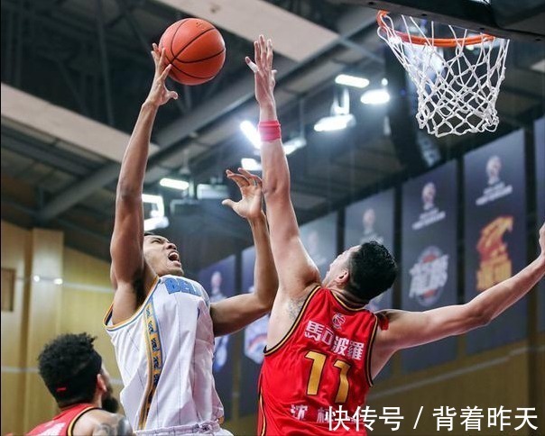 CB胜强敌也能输鱼腩,神经刀属性凸显,CBA神奇球队头衔北移易主
