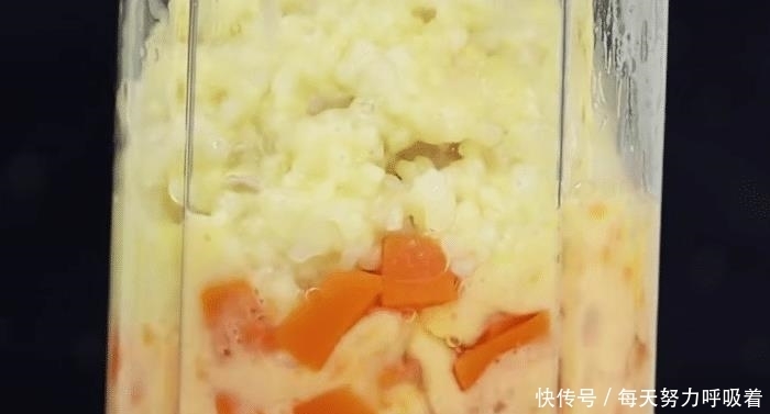  简单|胡萝卜鸡蛋小米糕，营养美味的宝宝辅食，软嫩可口，简单易学