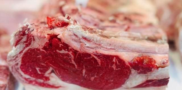 腥味|买猪肉时，遇到这3种尽量别买，肉腥味大还煮不烂，谁买谁吃亏