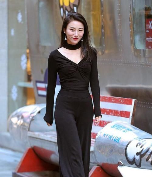 女孩天生爱美,即使在寒冷的冬天,也应该穿漂亮