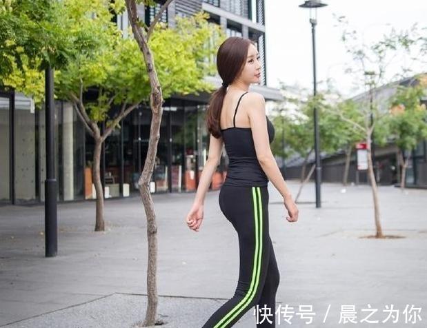 美女 -唯美俏皮的打底裤美女,秀出纤细腰身,散发迷人气息!