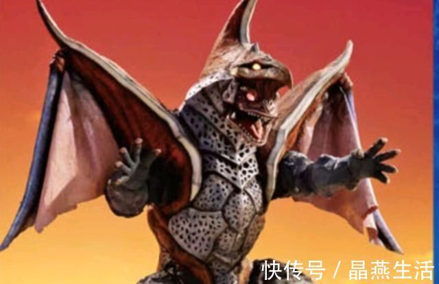 卡蜜拉|特利迦奥特曼:卡尔蜜拉竟是少女,露肩装加紫色口红,太“涩”了