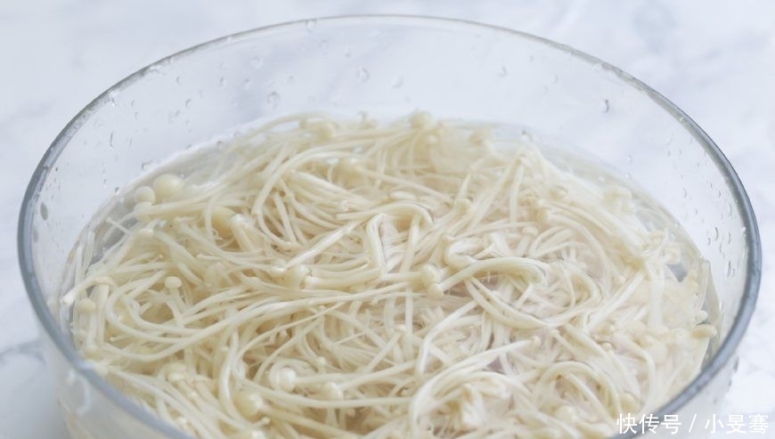 凉拌菜|夏天最爱这道凉拌菜,清脆爽口又下火,花2块钱就能做一大盘