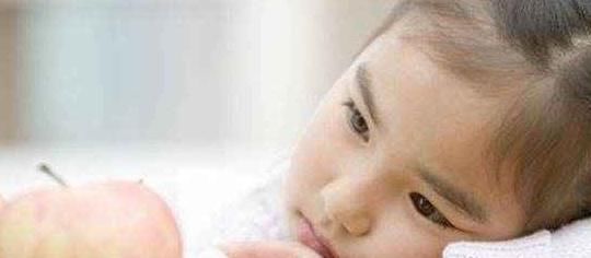 小宝宝|宝宝身体出现这6种症状时,多半就是缺钙了,宝妈要多用点心