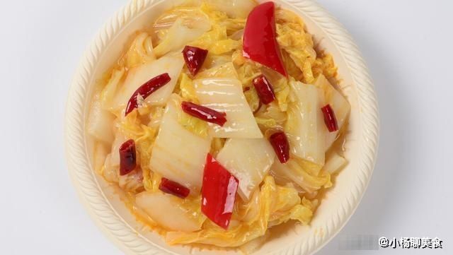 小技巧|炒白菜好吃的诀窍，掌握3个小技巧，白菜脆爽入味，拿肉都不换