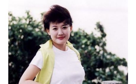 文化十分|她是央视“最真实”的主持人,22年素颜主持节目,让人敬佩!