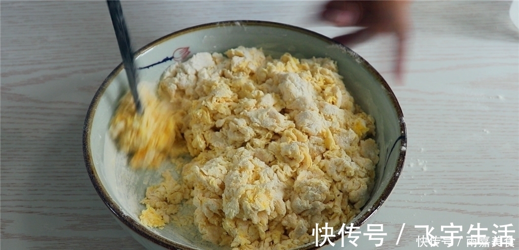 懒人面包做法,掌握3个技巧,个个松软又拉丝,比买的好吃多了