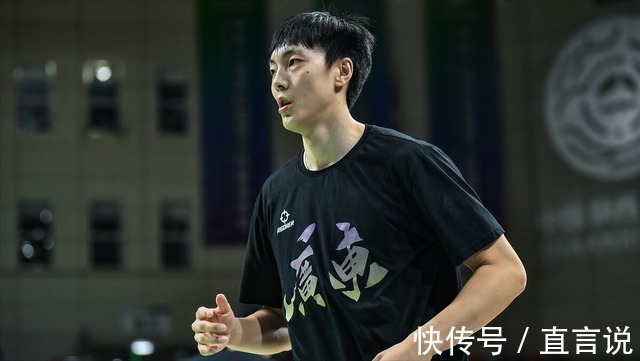 球迷|胡明轩沉默4天！中国男篮7大巨星发文表态，23岁小将恐遭姚明制裁