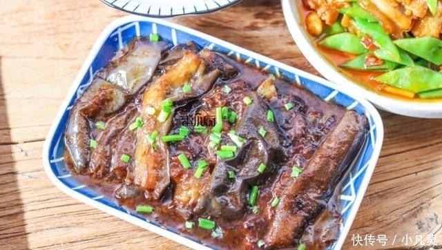 食用油|晚上花18块钱做了3个菜,老公一人吃了大半锅饭,不胖才怪