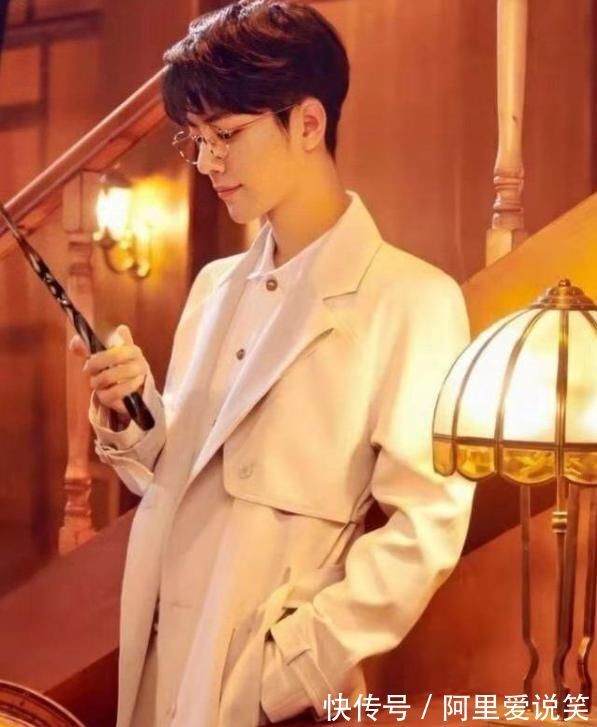 富贵|肖战星光大赏表演有悬念，或与神秘人合体演出？王一博成最大期待