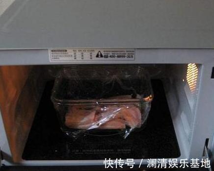 鲜肉|给猪肉解冻,用水泡就错了!教你小妙招,快速解冻,和鲜肉一样