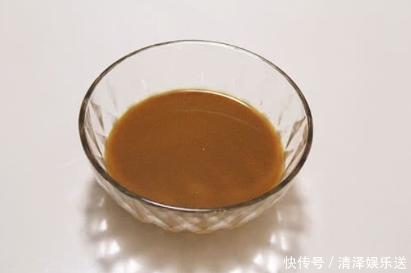 大厨教你做红烧茄子，记住这2点，不发黑不吸油，焦香软嫩不油腻