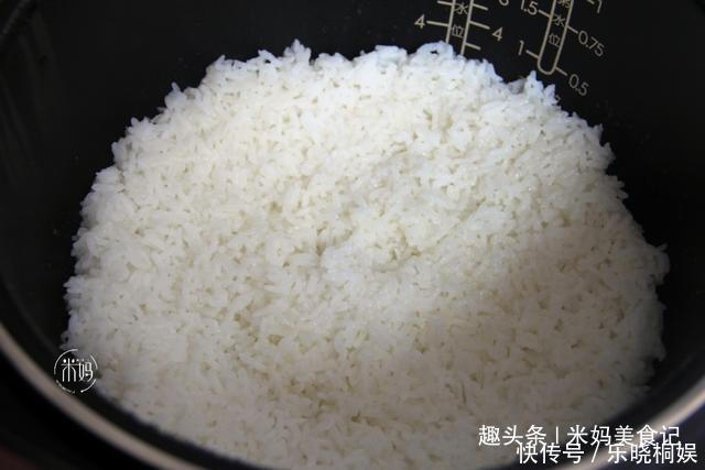 煮米饭记住这4点，煮出的米饭粒粒分明更香软，没菜也能吃2大碗