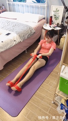 迪拜|迪拜爱健身的化妆师,身材堪比“卡戴珊”!举手投足间充满了性感