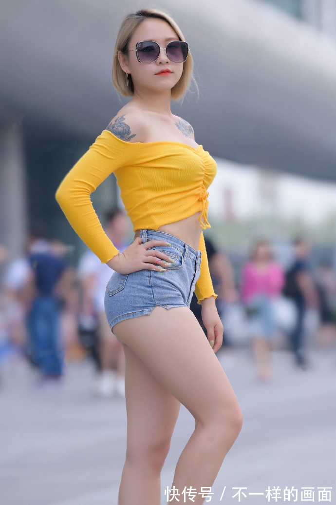 微胖身材 “高级”的微胖身材,搭配靓丽的“高级色”,日常穿搭高级有品味