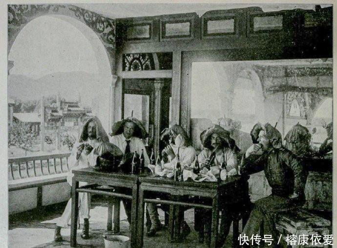 八国联军|老照片，慈禧西逃后的颐和园，一片荒芜成为八国联军的游乐园