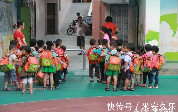 老师|老师把女儿的照片发群里，宝妈心里不是滋味：这是逼孩子退园？